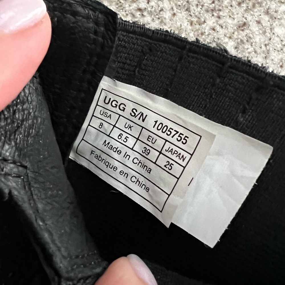 Ugg Boot Size 39 - Authentic - image 2